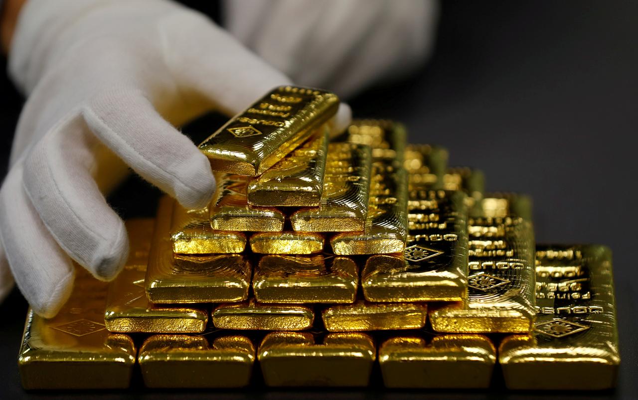 كيف أدى خوف الأمريكيين مما ستفعله الصين لتهافتهم على الذهب؟ وإذا كنت تفكر بأن تحذو حذوهم فإليك ما يقوله الخبراء