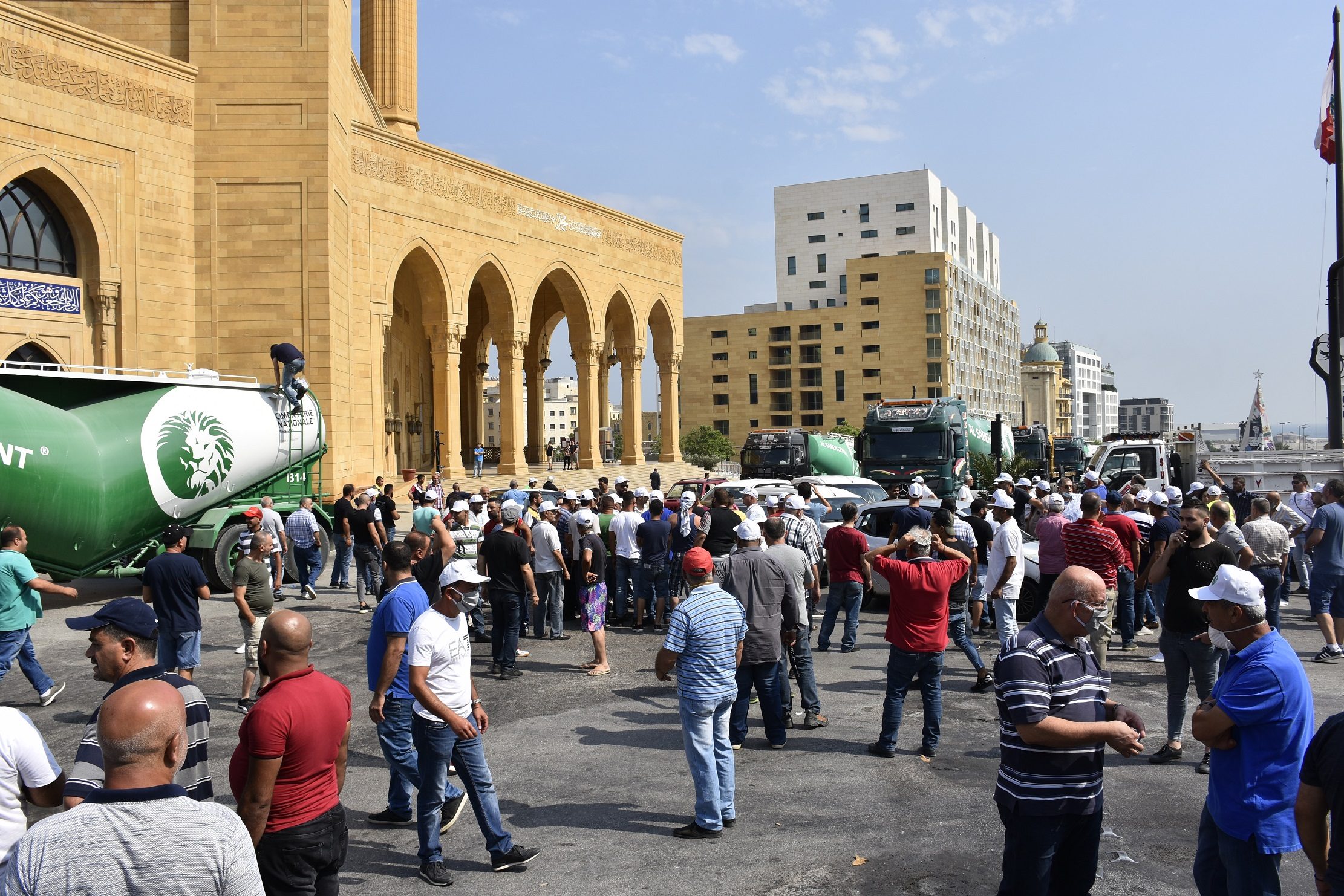 تظاهرات في لبنان بسبب الوضع الاقتصادي/رويترز