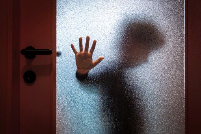 في أول ظهور للطفل السوري الذي تعرّض للاغتصاب بلبنان: هددوني بالقتل إن تكلمت