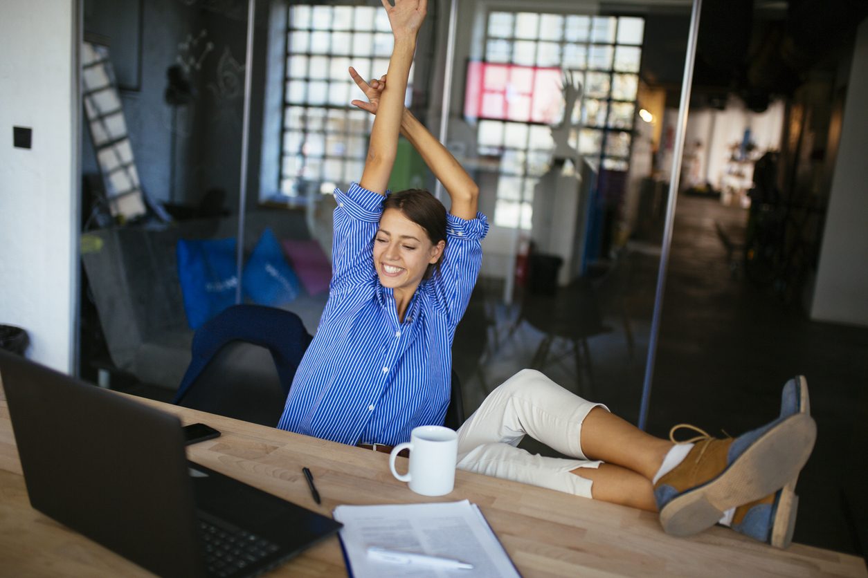 iStock/ تمارين رياضية في المكتب