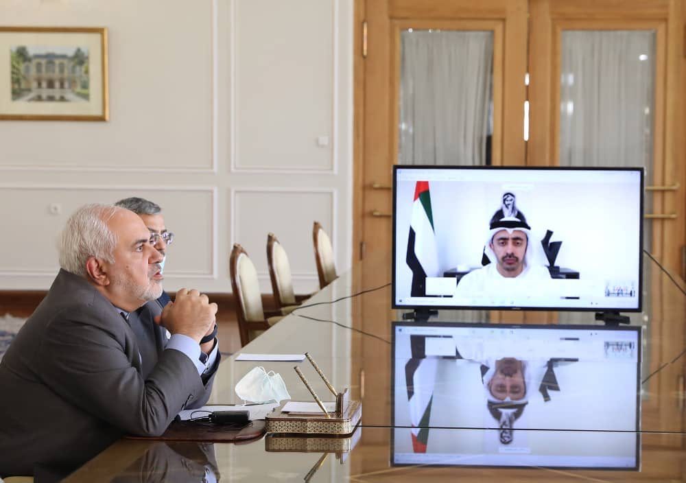 محادثات عالية المستوى بين الإمارات وإيران.. وزيرا خارجية البلدين يناقشان الوضع الإقليمي وأزمة كورونا