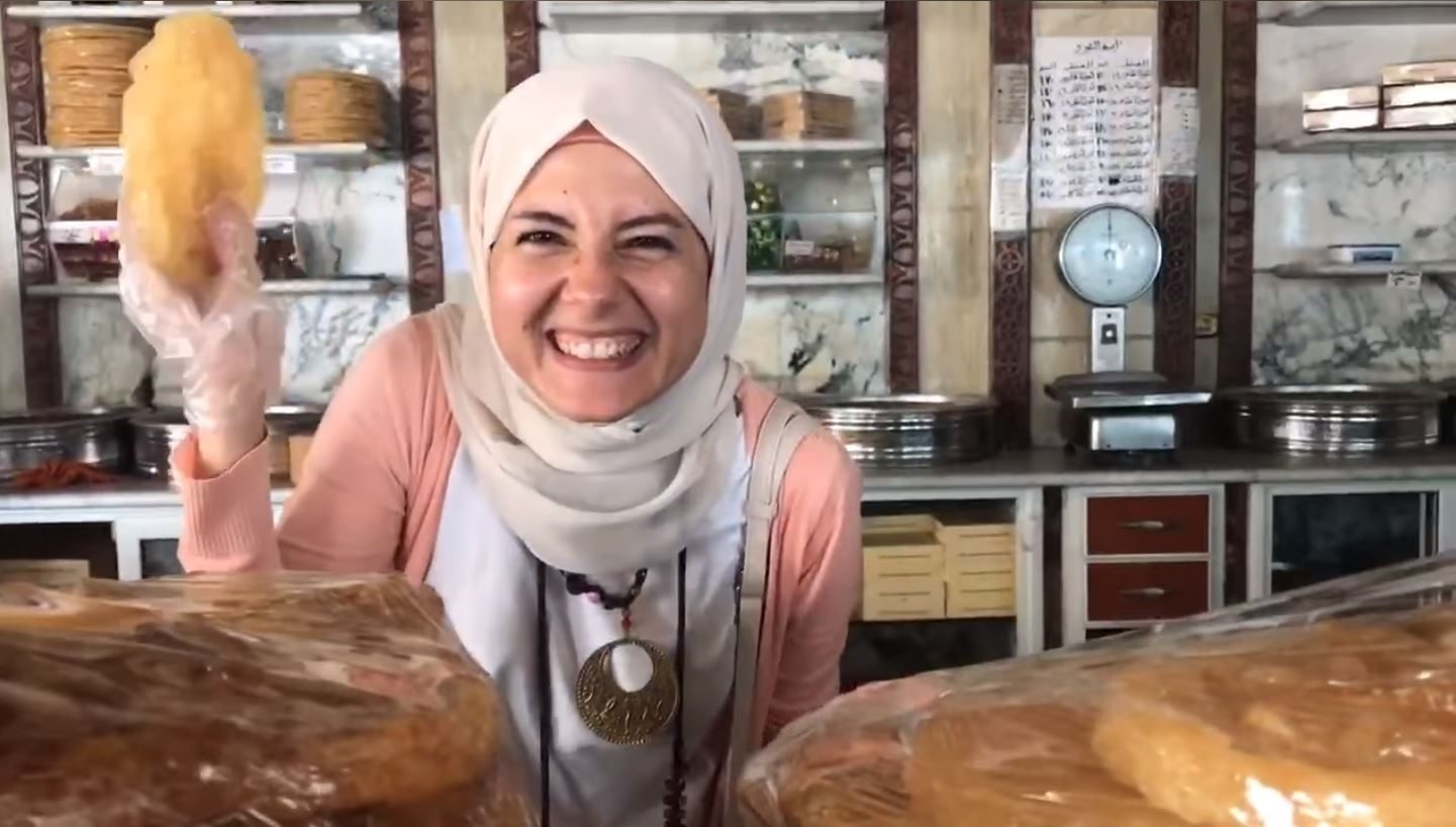 بعد الهجوم على بسنت نور الدين التي وصفته بالشامي.. تعرف على تاريخ “المشبك” أو “القاهرية” كما عرفه الشوام