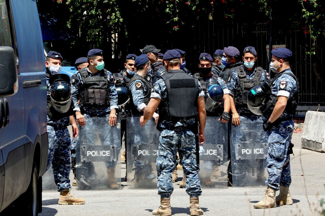 بطلب من الإنتربول.. لبنان يوقف 3 مصريين متهمين باغتصاب جماعي لفتاة في قضية “جريمة الفيرمونت”