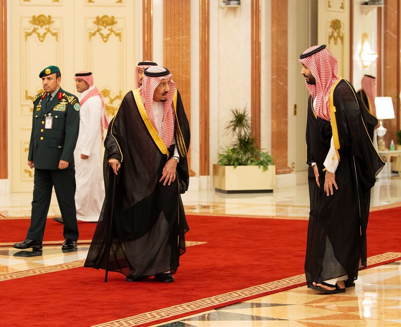 السعودية تسمح رسمياً بعبور الطائرات الإسرائيلية من أجوائها.. قرار جديد بعد تطبيع تل أبيب وأبوظبي