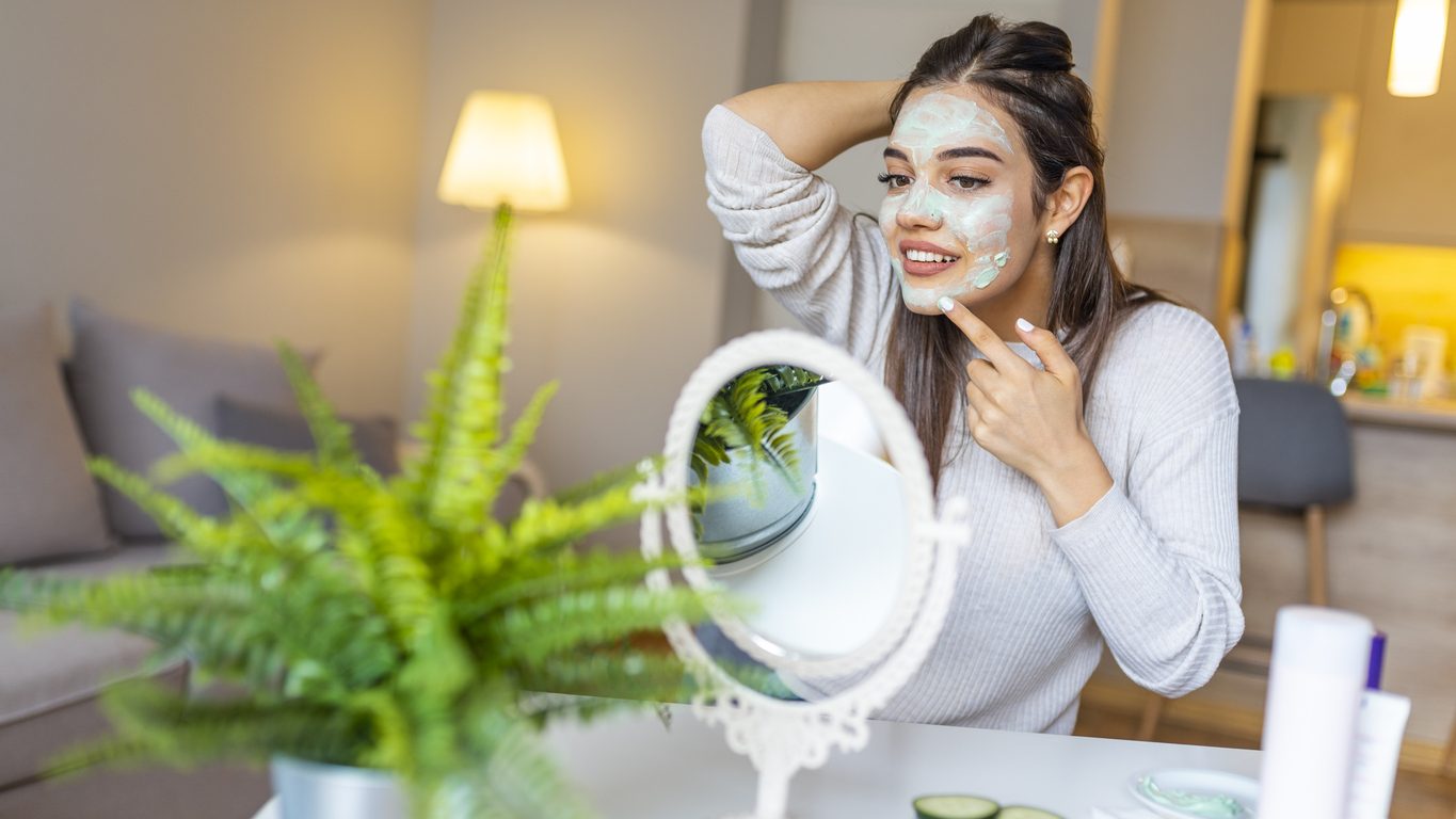 iStock/ ترطيب البشرة الجافة والدهنية