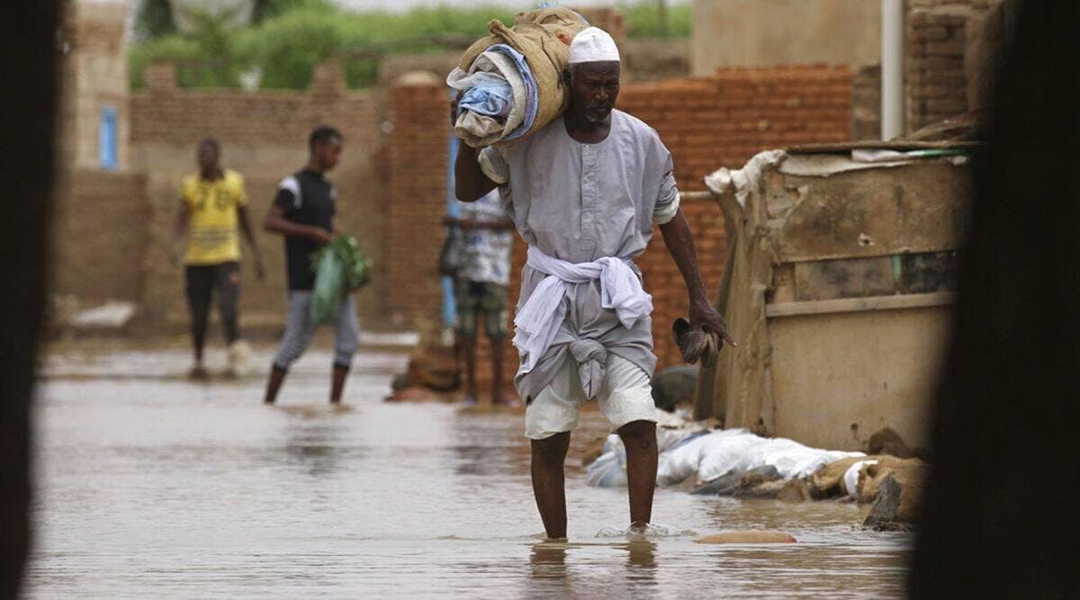 حين يكون التضامن للنسب والوسامة.. لماذا دعمنا لبنان وتجاهلنا معاناة السودان؟
