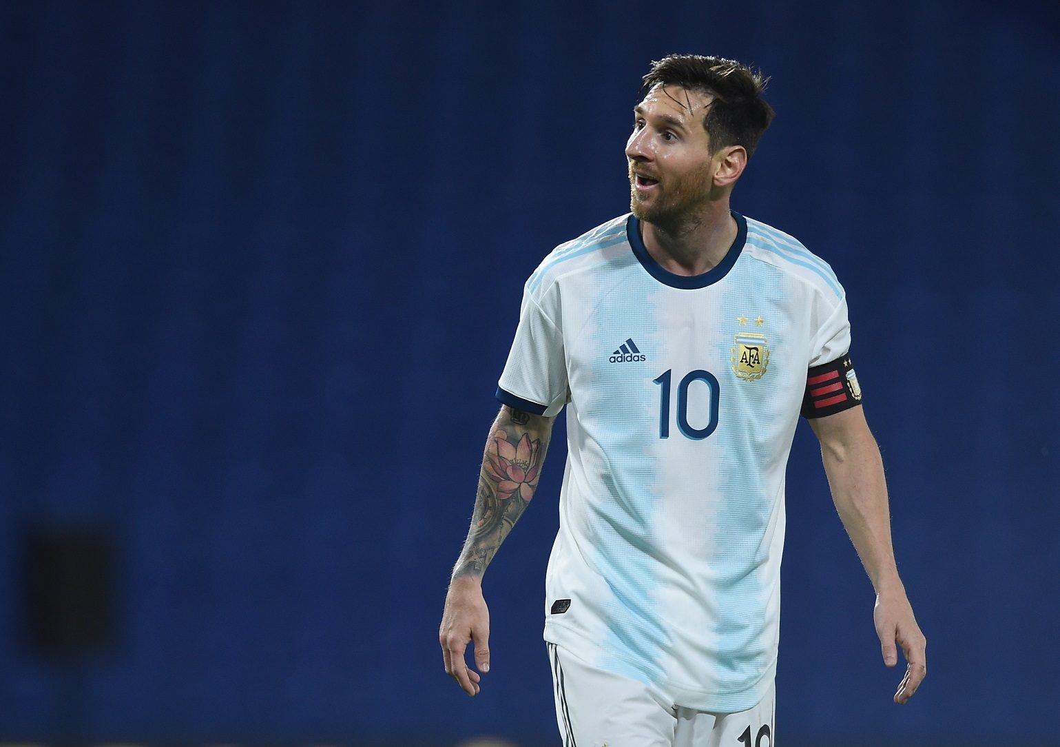 ليونيل ميسي قائد منتخب الأرجنتين (رويترز)