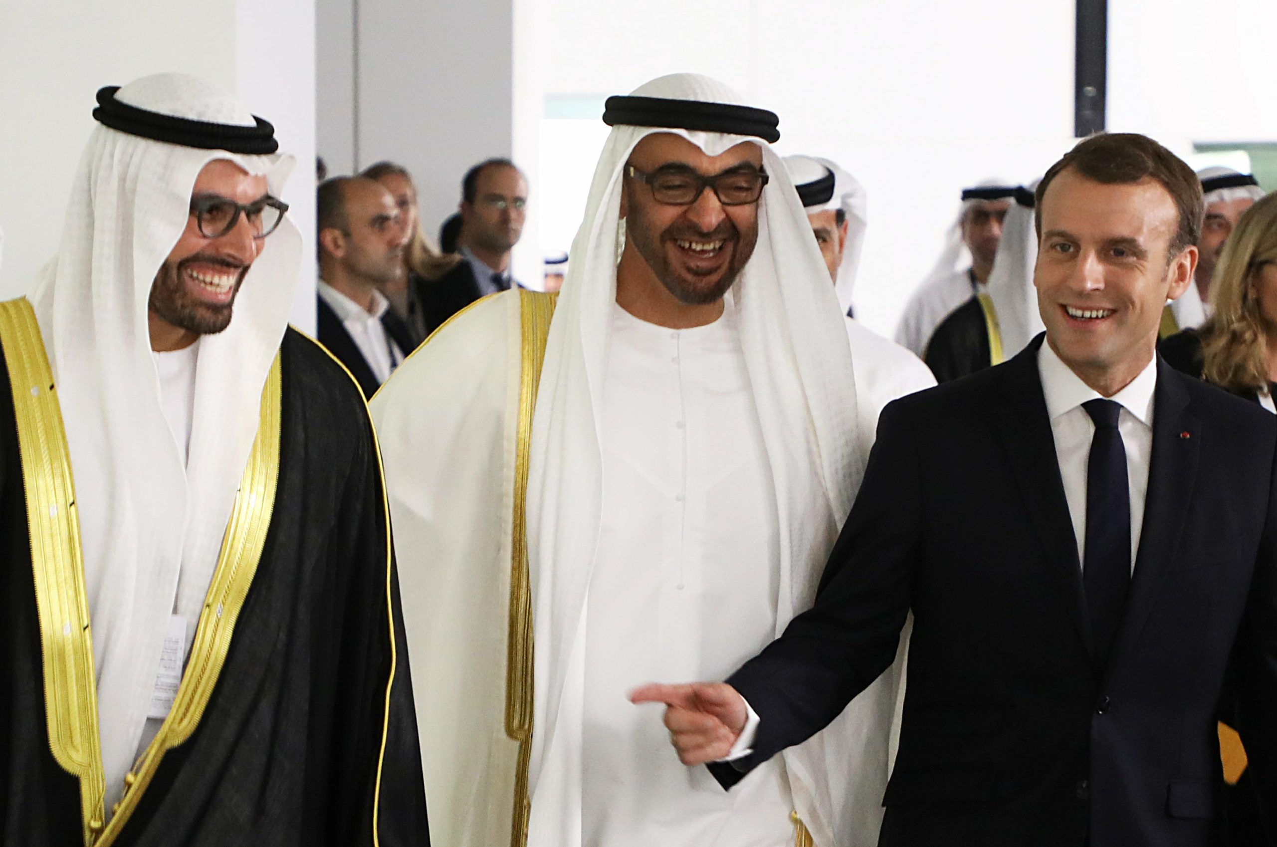 الإمارات تدعم ماكرون وتهاجم أردوغان: رئيس فرنسا مُحق ويجب الاستماع إليه
