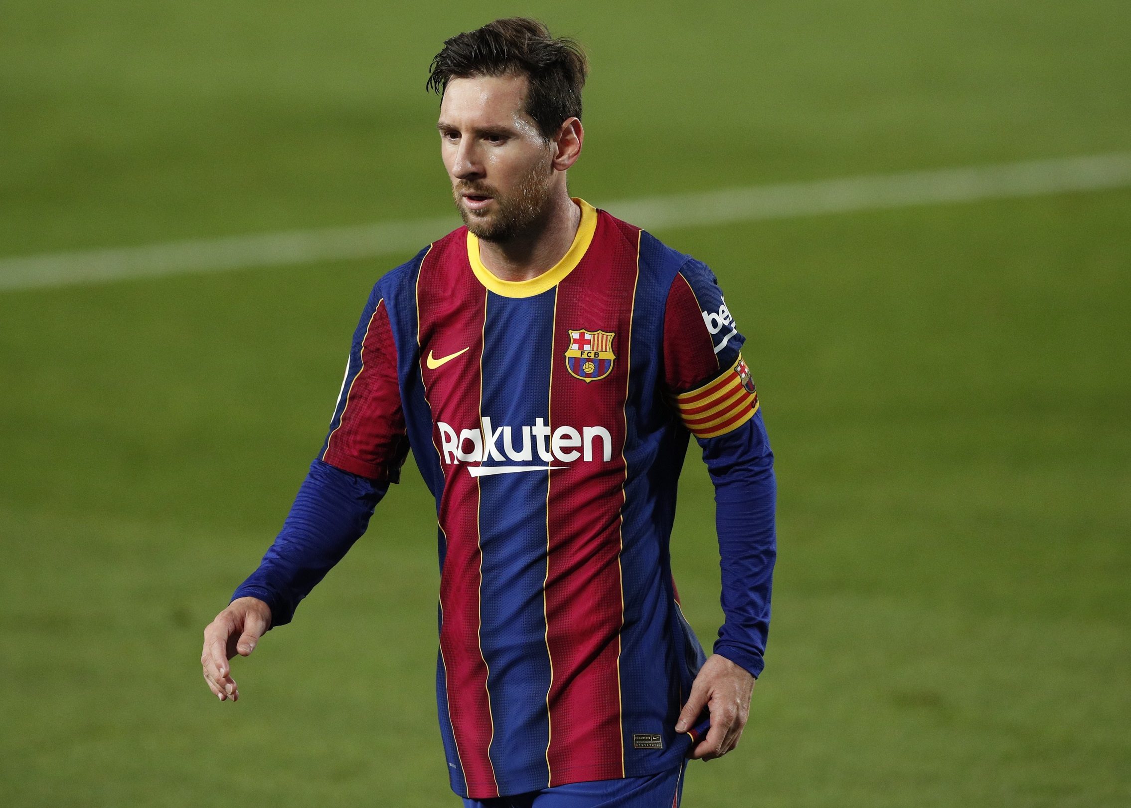 ليونيل ميسي قائد برشلونة (رويترز)