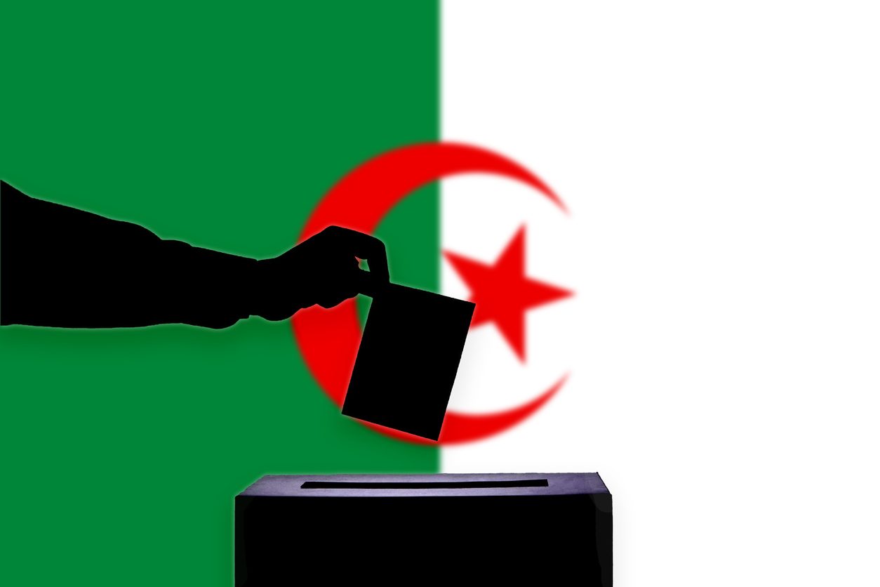 قراءة إجمالية لمسودة الدستور الجديد المقترح للاستفتاء في الجزائر
