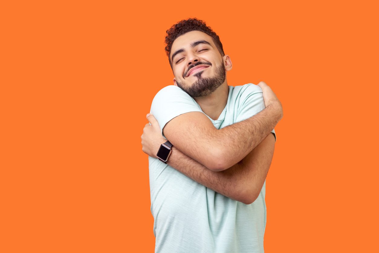 الفرح والسعادة، هل هما شعورٌ واحد؟ أما أنهما مختلفان؟ إليكَ رأي علماء النفس