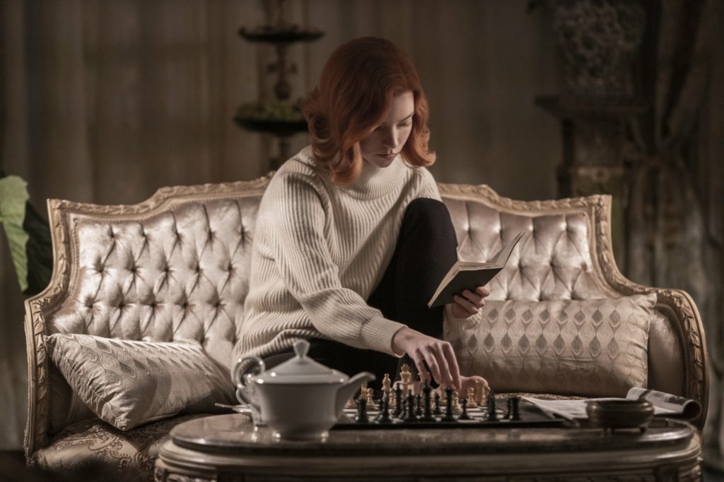 مظهر بيث هارمون من مسلسل The Queen's Gambit