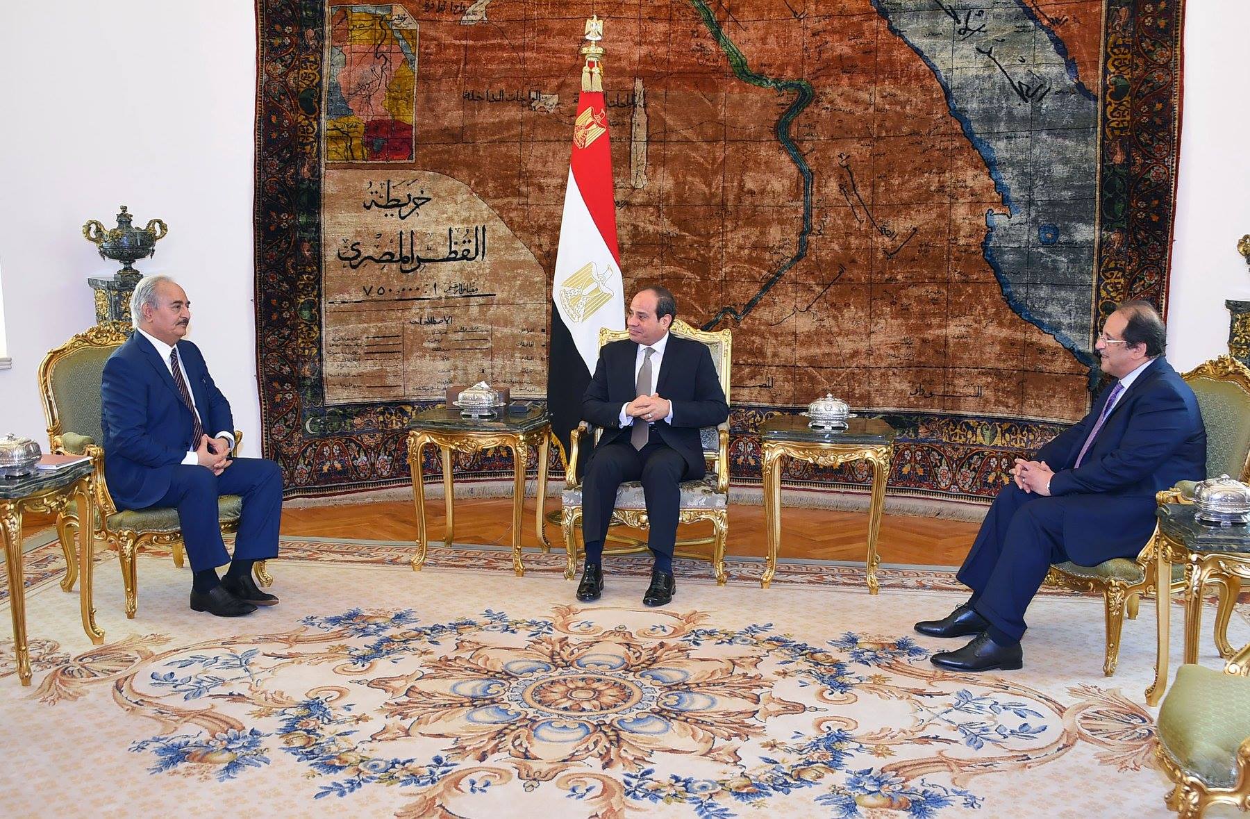 زيارة عباس كامل لليبيا
