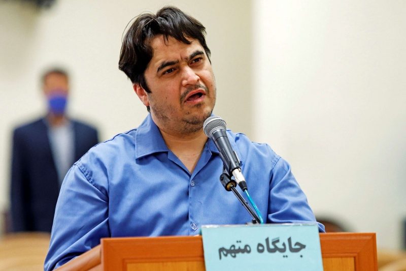 الحرس الثوري استدرجه واختطفه.. إيران تنفِّذ حكم الإعدام بحق الصحفي المعارض روح الله زام