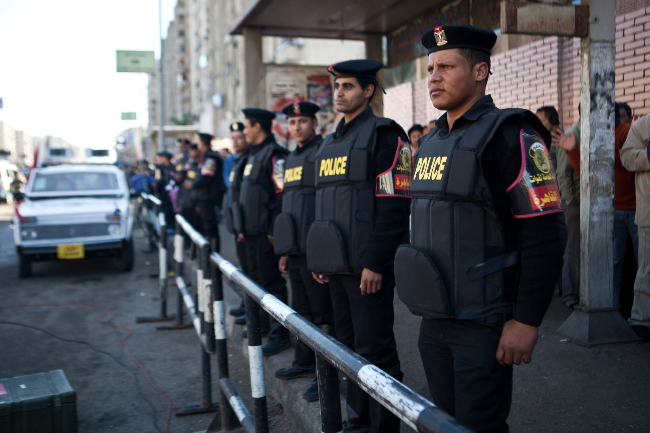 مصري انتحل صفة ضابط