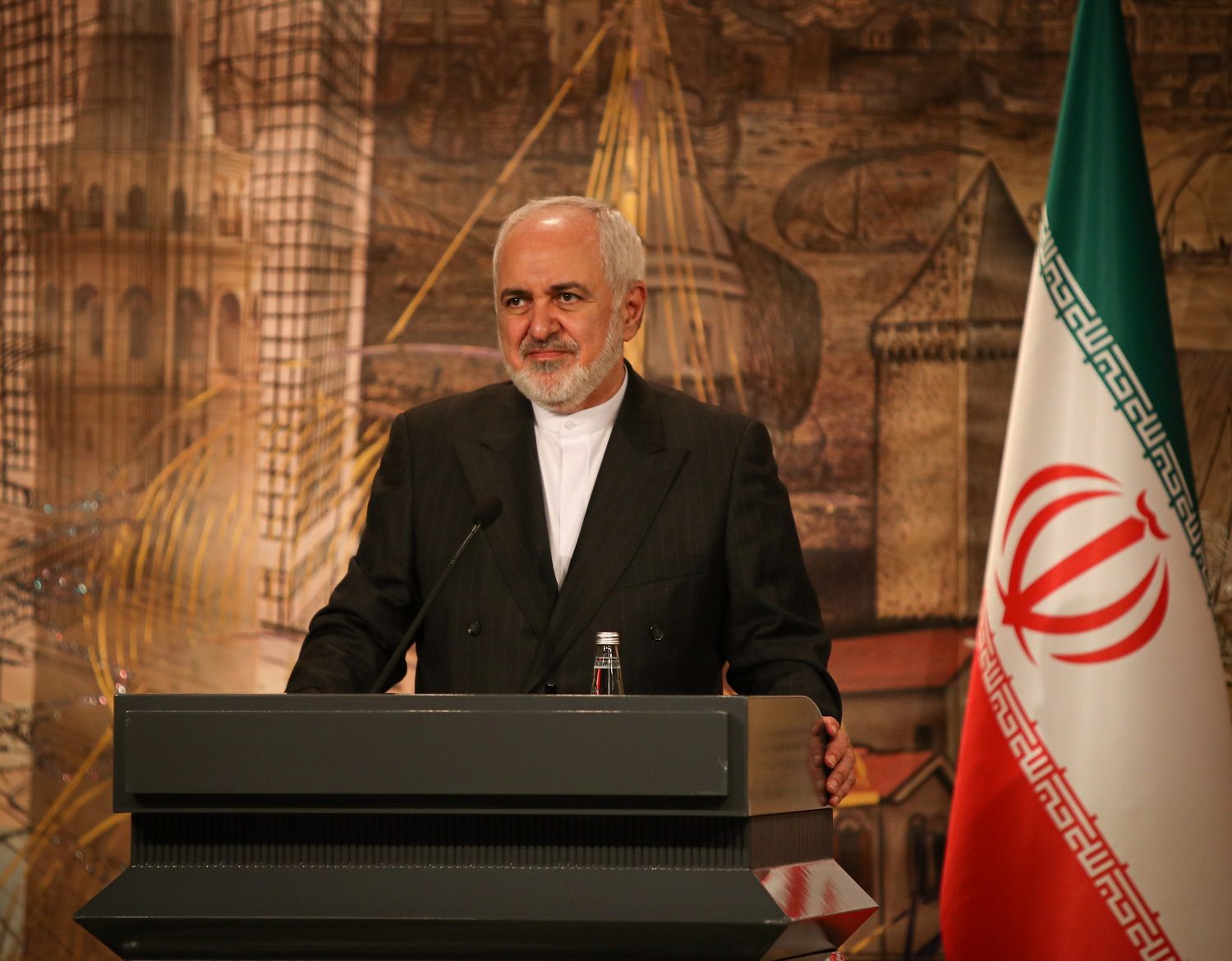 ظريف يلمح لاستعداد طهران التخلي عن شرطها للعودة للاتفاق النووي.. قدّم مقترحاً، ودعا أوروبا للتحرك