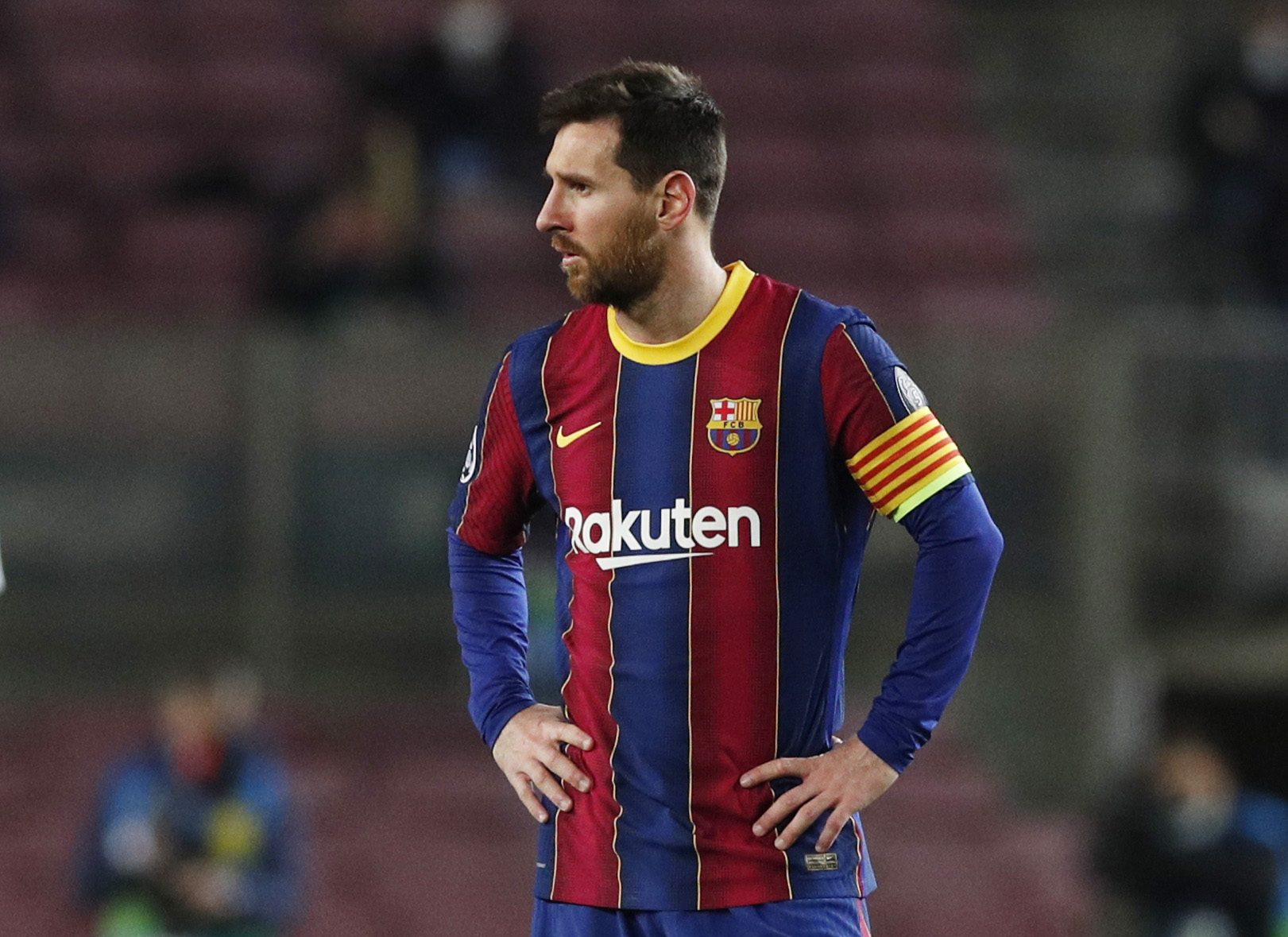 احتمالات رحيل ميسي عن برشلونة باتت أكبر من استمراره
