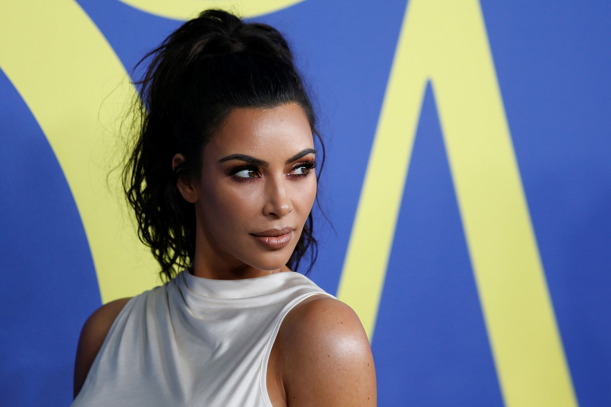 كيم كاردشيان تطلب الطلاق