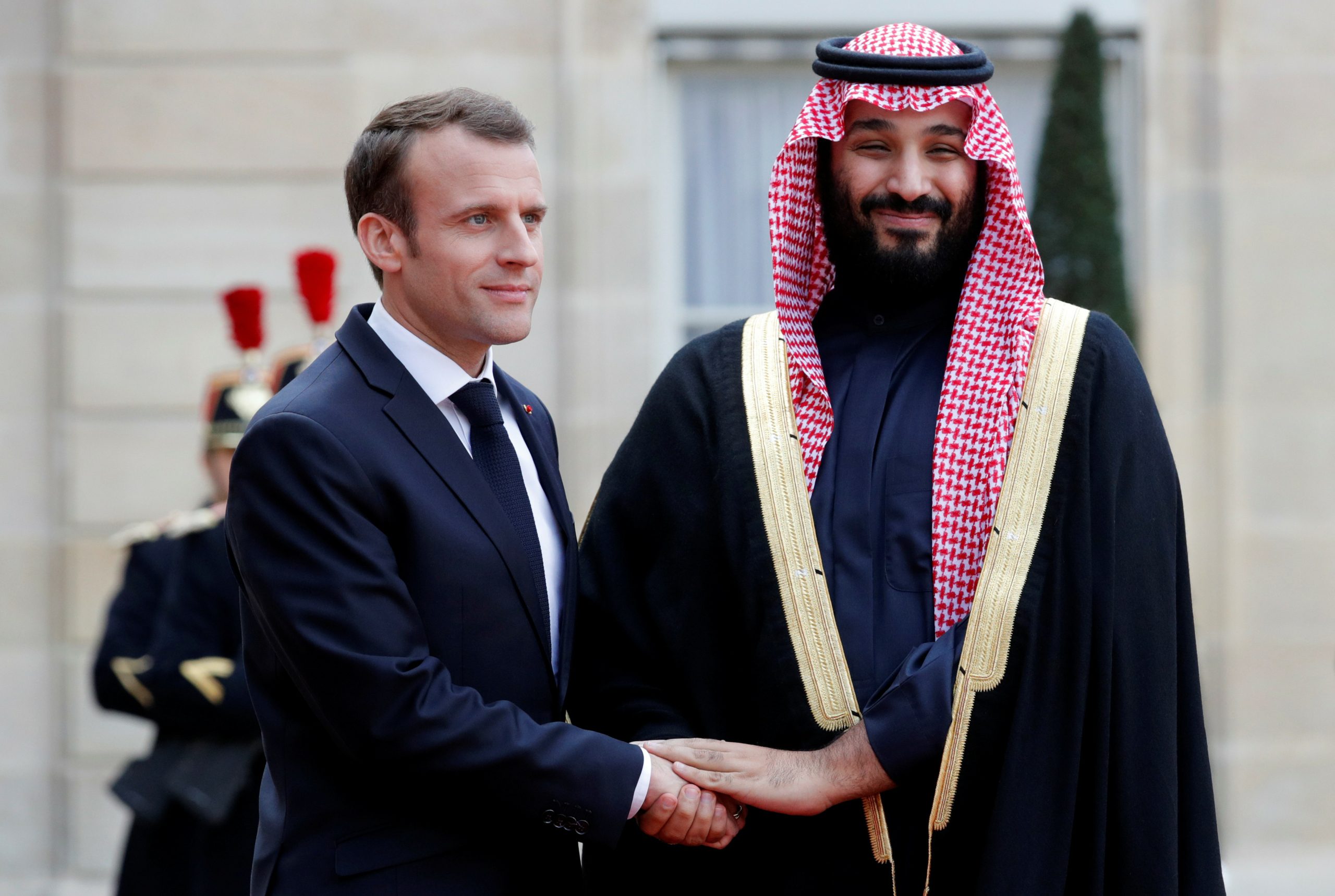 4 دول غربية أوقفت تصدير الأسلحة للسعودية والإمارات.. لكن هناك 5 دول مستمرة ببيعها