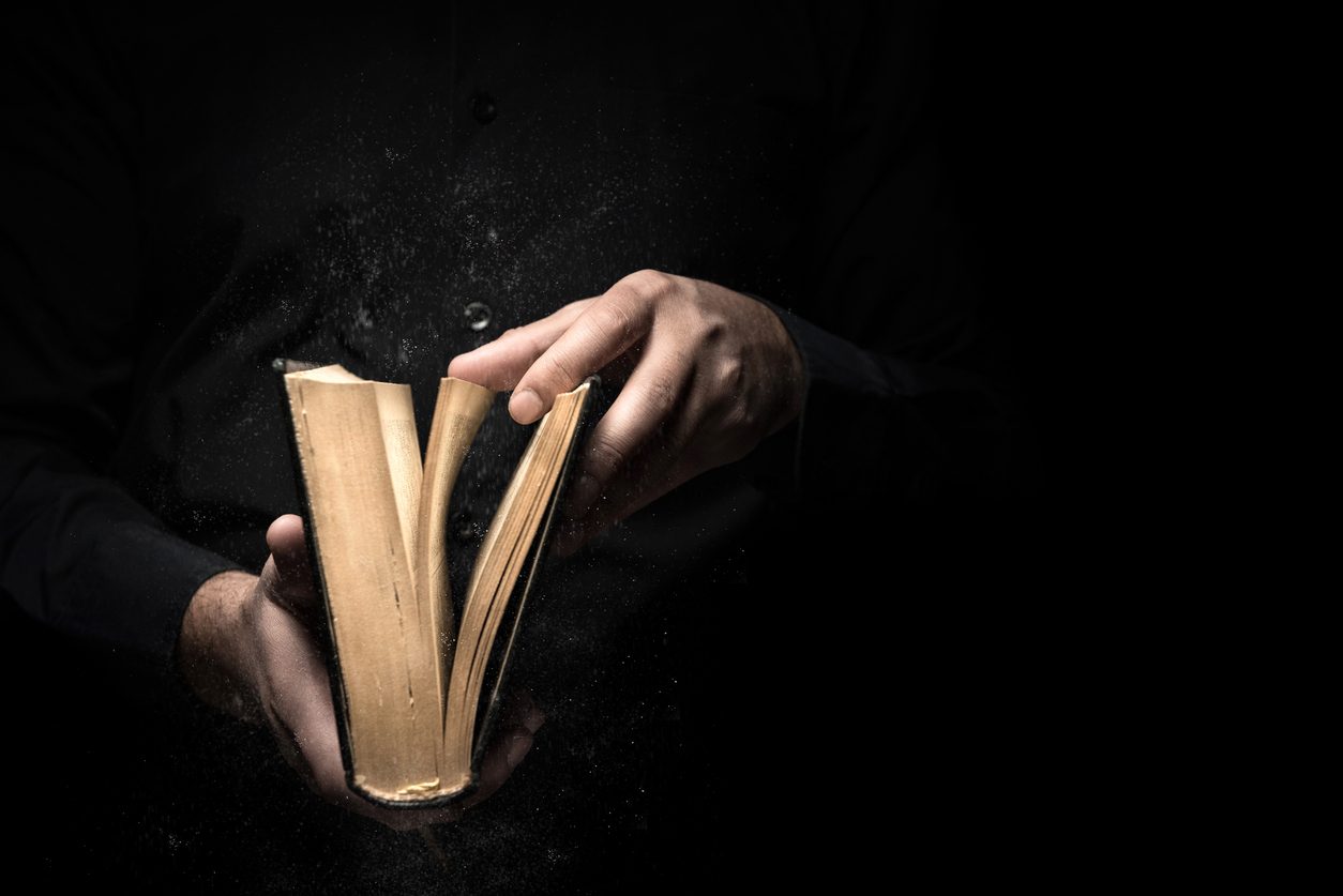 الحكاية توسع الحياة والخبرة والتجربة .. كيف يساهم السرد في بناء القيم والحضارة؟