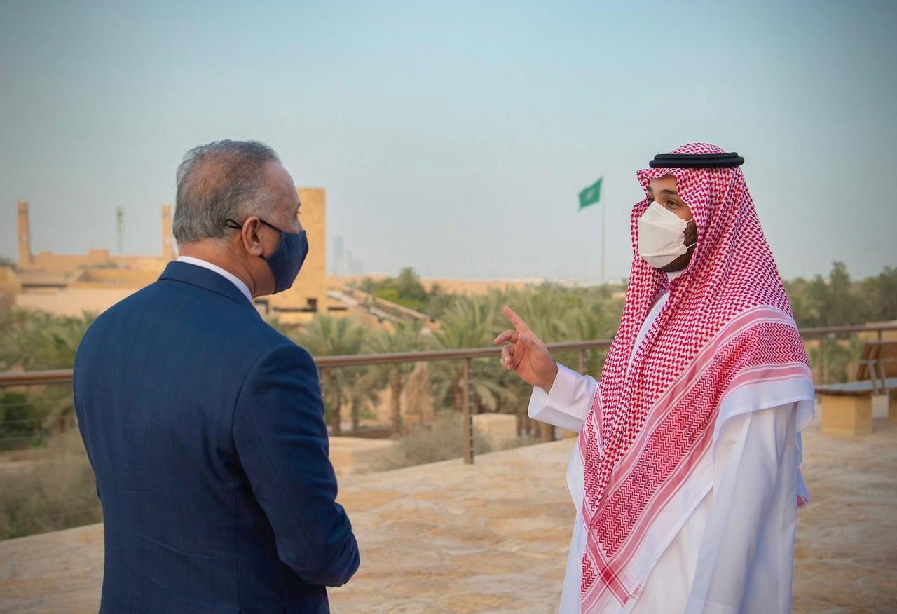الكاظمي يوقع اتفاقيات بمليارات الدولارات مع الرياض.. ويؤكد: لن نصبح نقطة هجوم على المملكة