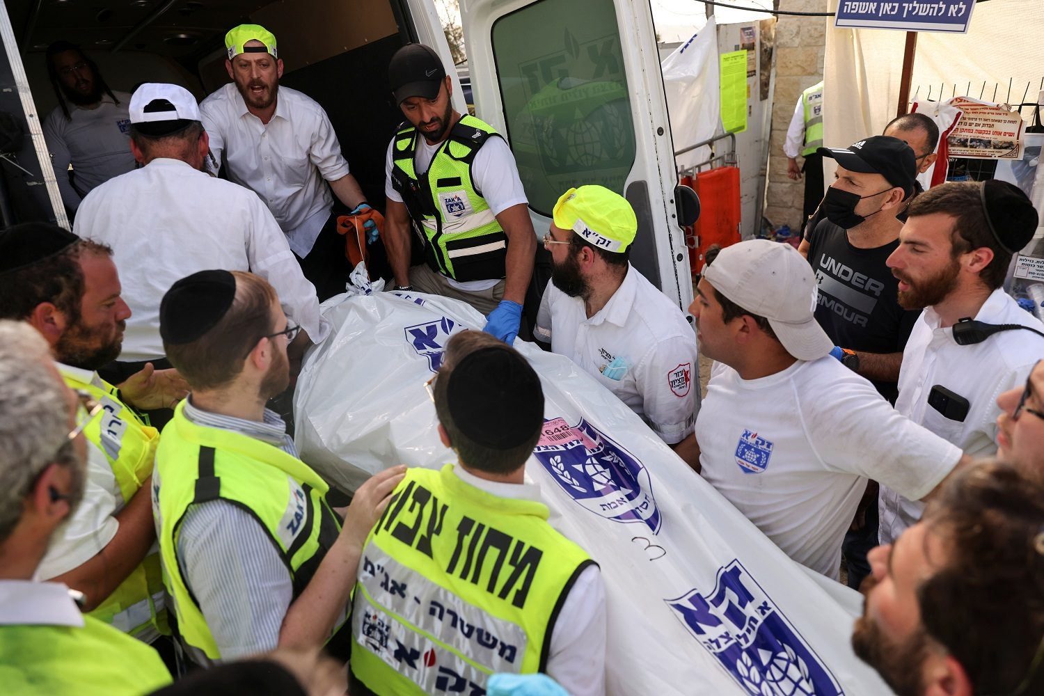 أفيخاي أدرعي غاضب من “الشماتة” بحادث مقتل 44 مستوطناً.. ويقول: اتقوا الله برمضان