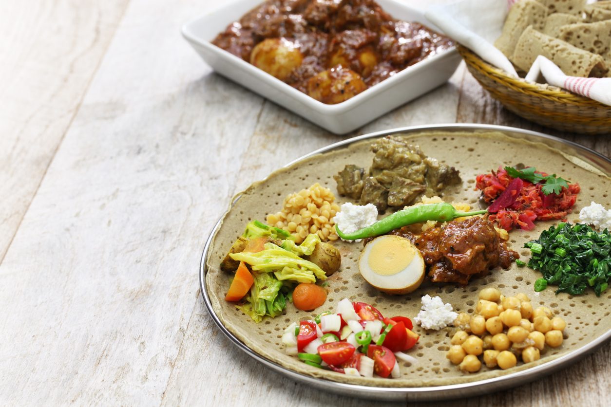 خبز إنجيرا الإسفنجي وحساء اللحم المقلي والخضروات.. تعرف على أشهر الأطباق على مائدة الإفطار الإثيوبية