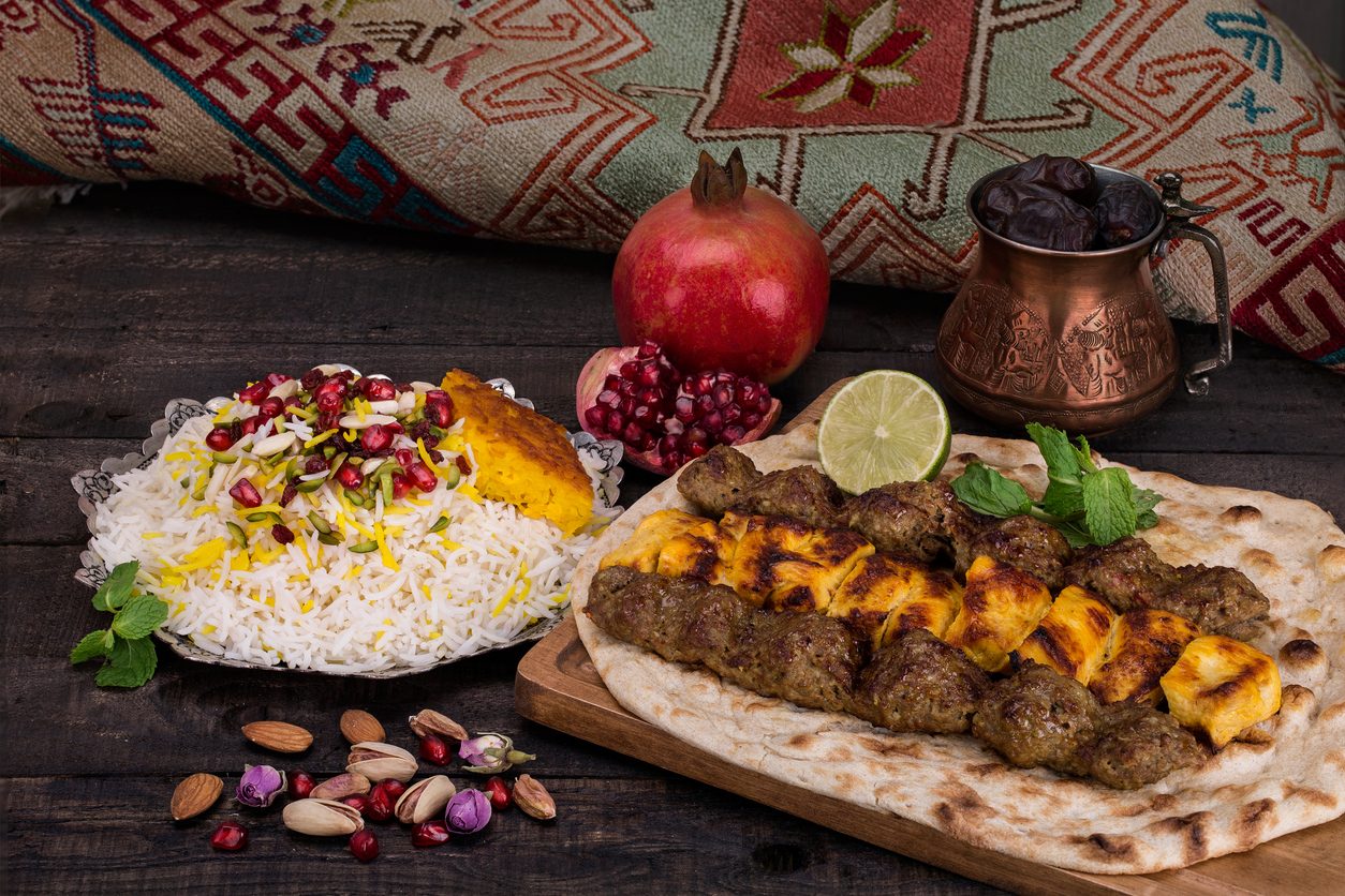 حساء الآش رشتة وهريس الحليم.. تعرَّف على أشهر الأطباق الإيرانية على موائد الإفطار في رمضان