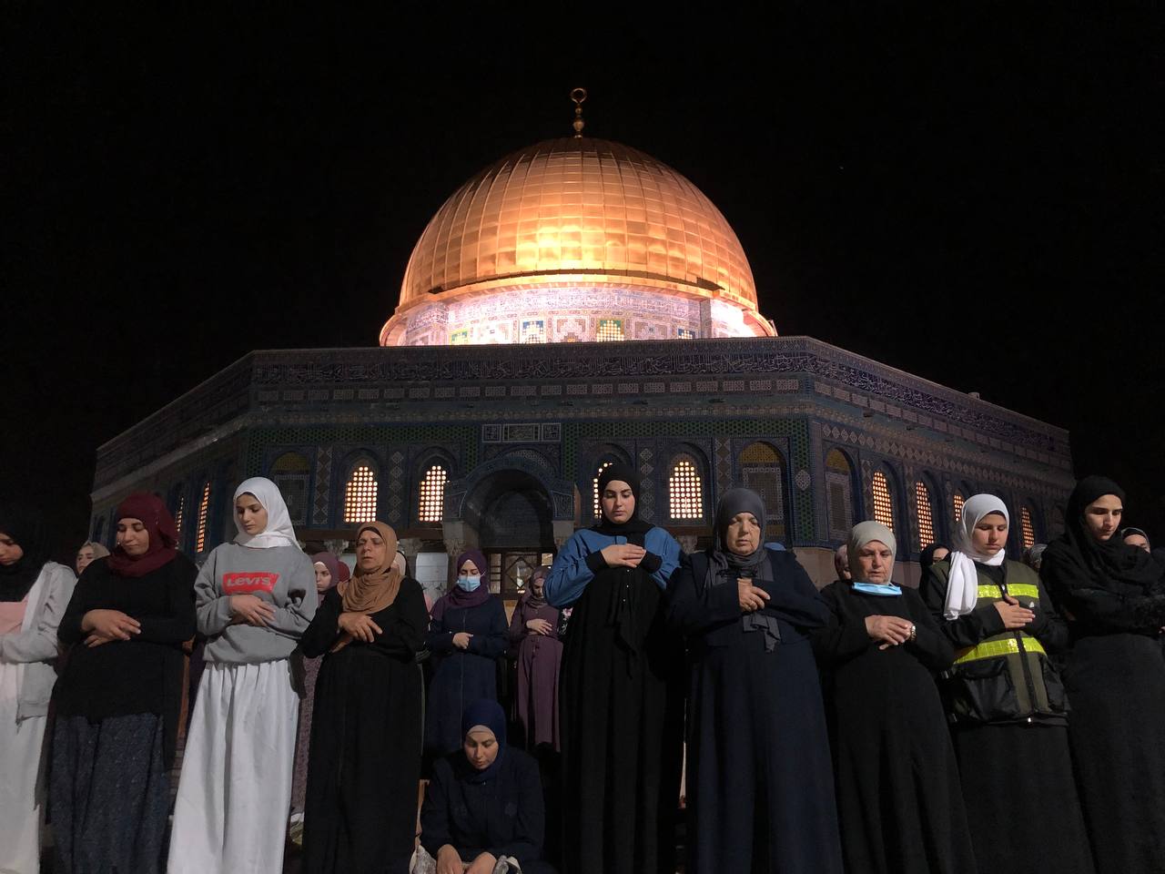 المسجد الأقصى “مظلم” في ليلة القدر بسبب اعتداءات الإسرائيليين.. الفلسطينيون اعتادوا تزيينه كل عام