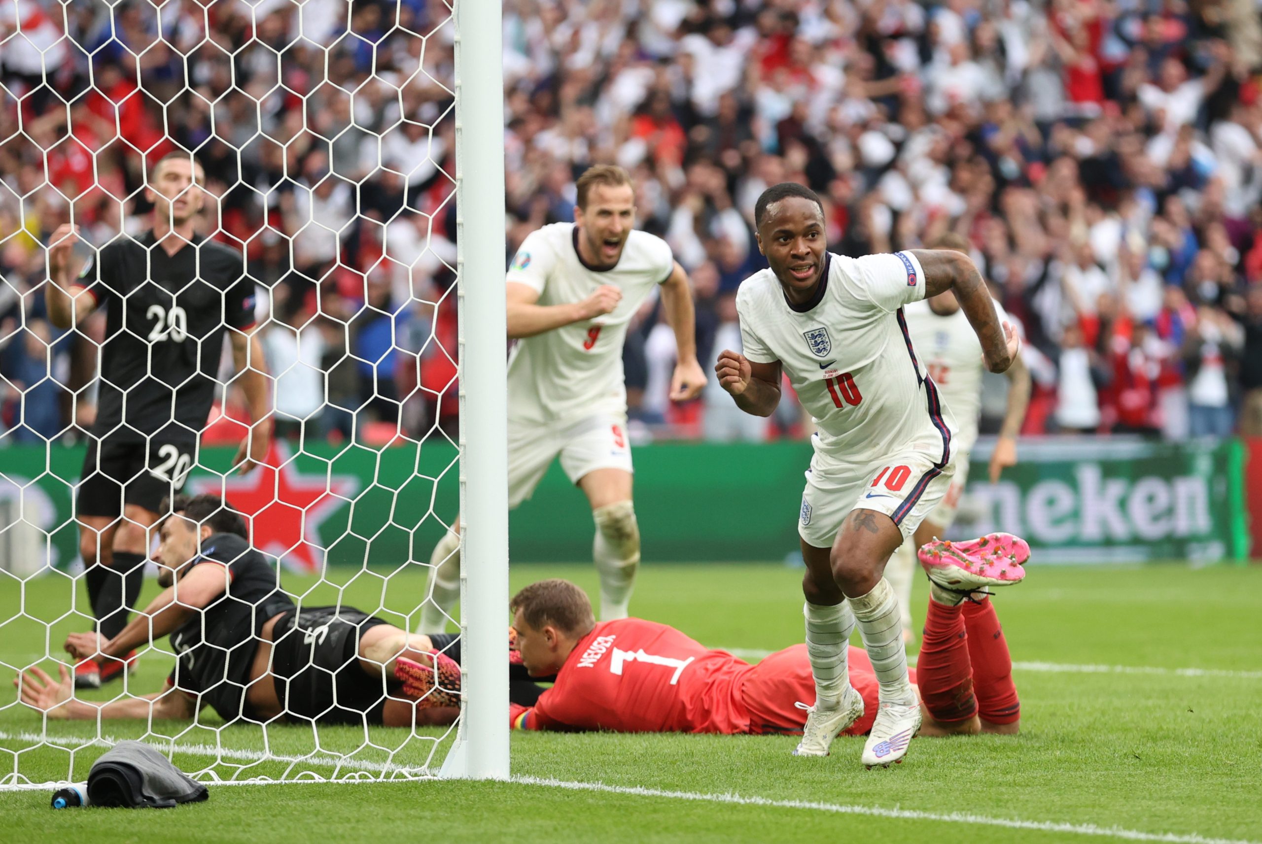 إنجلترا تهزم ألمانيا في يورو 2020 (رويترز)