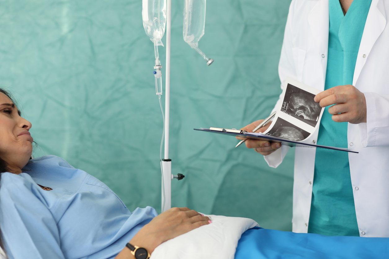 ما الذي يحدث لجسم المرأة عندما تتعرض للإجهاض؟ إليك إجابة الأطباء