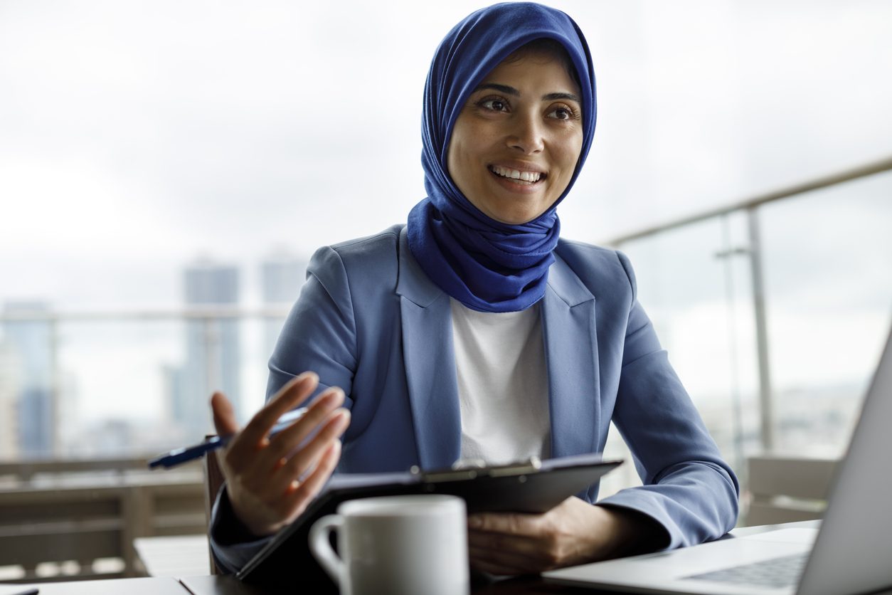 iStock/ الملابس المناسبة لمقابلة العمل