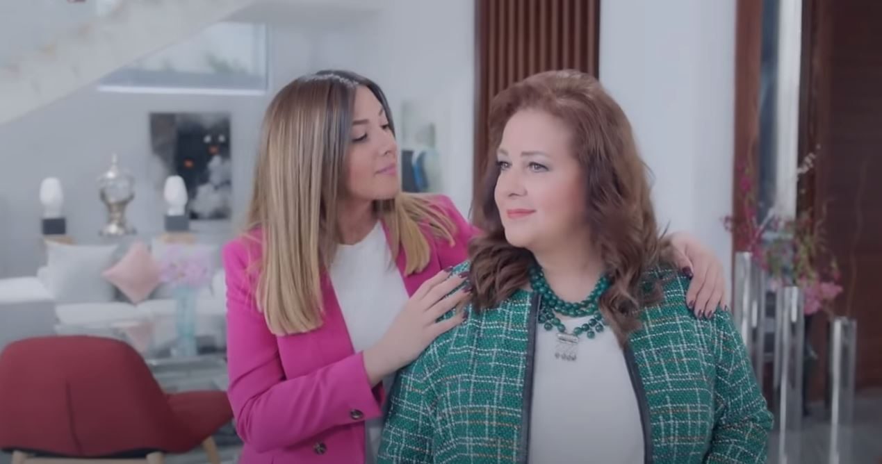 رسالة مؤثرة من دنيا سمير غانم إلى والدتها الراحلة دلال عبدالعزيز