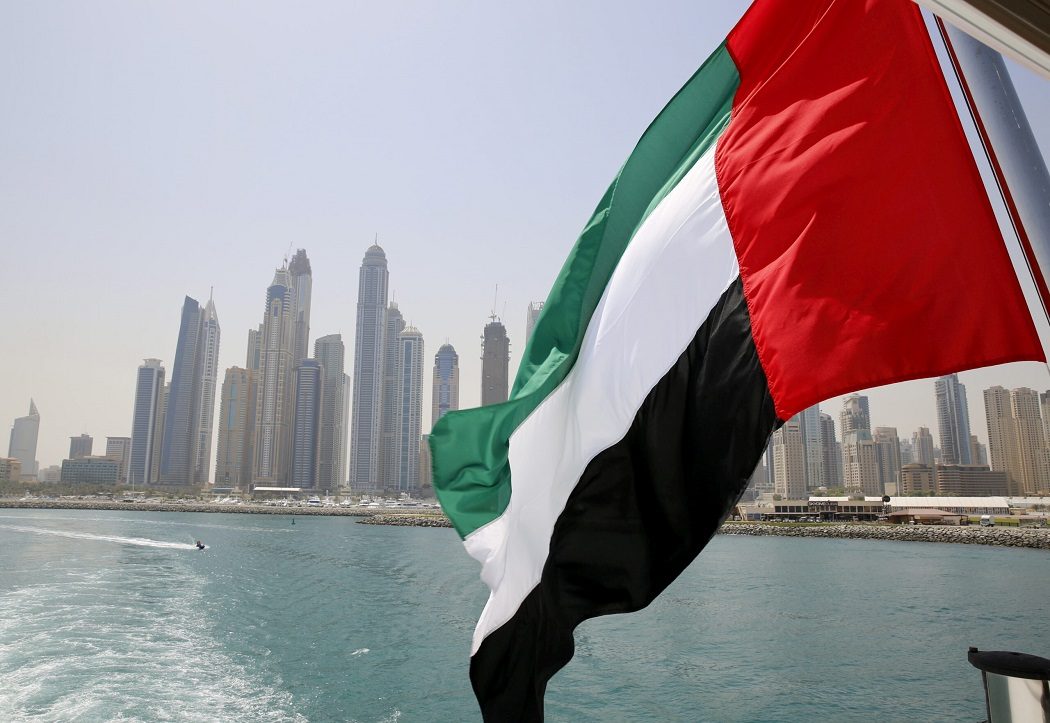 الإمارات هي رابع دولة خليجية تتخذ قرارات مشابهة تجاه بيروت على خلفية أزمة تصريحات قرداحي - رويترز