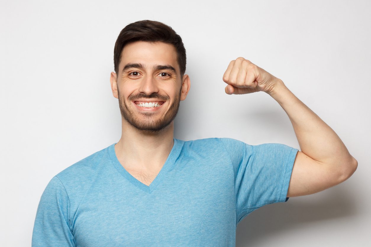 دون الذهاب لصالة التمرين أو شراء أي معدات.. 5 تمارين فعّالة لتقوية ذراعيك من المنزل