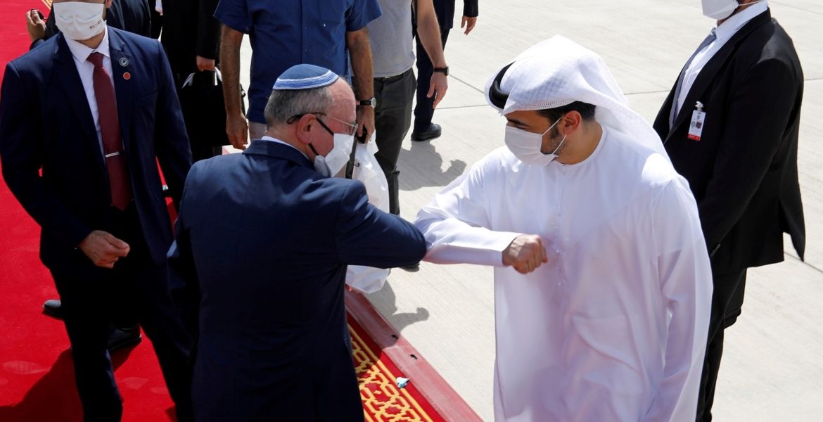 إلغاء التأشيرات