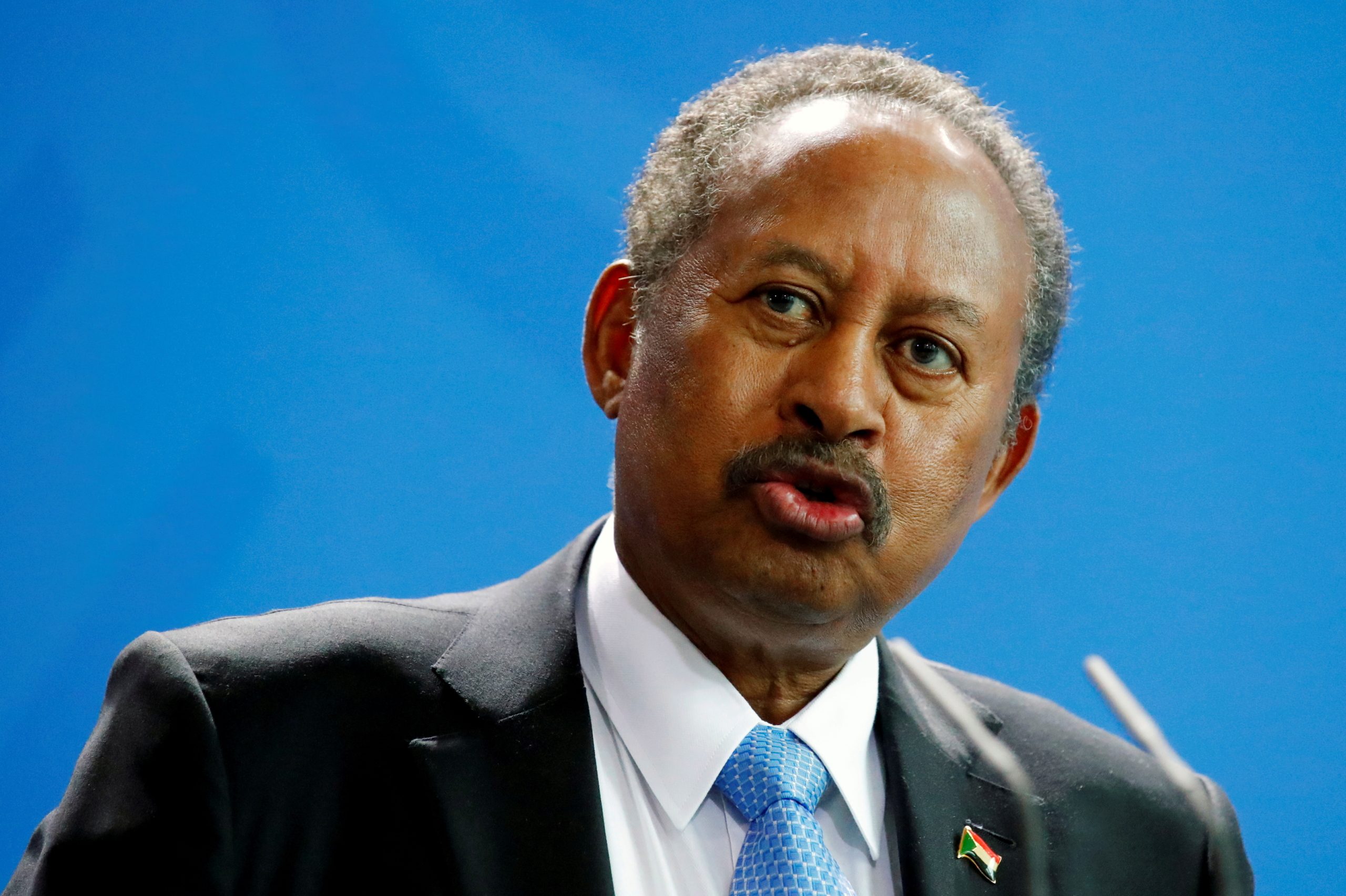 أنباء عن انقلاب بالسودان! حمدوك تحت الإقامة الجبرية، واعتقال أعضاء بمجلس الوزراء وإغلاق للمطار