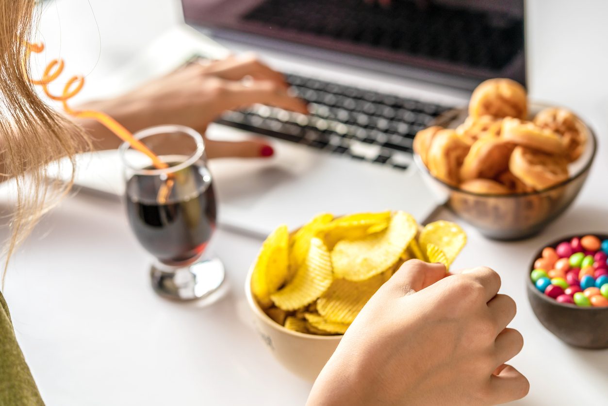 الآثار الجانبية لإدمان الطعام