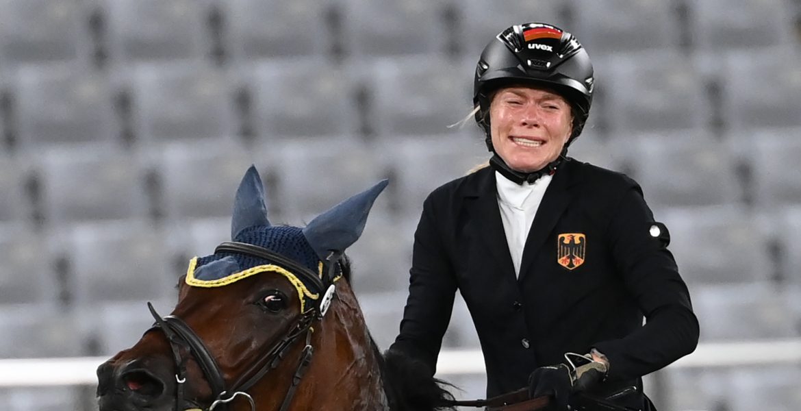 حادثة ضرب الحصاد تسببت باستبعاد رياضة ركوب الخيل من الأولمبياد (رويترز)