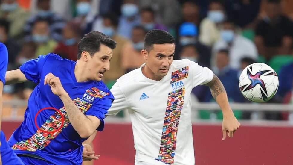 نجم المنتخب السعودي السابق يشعل مواقع التواصل.. خطوته خلال مباراة بكأس العرب أثارت غضباً بإسرائيل