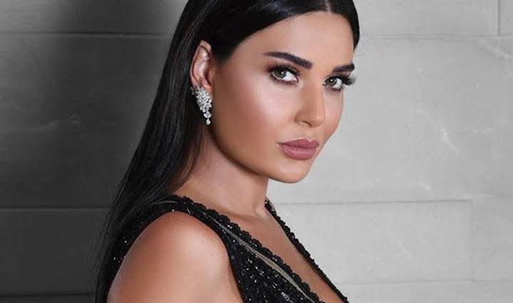 سيرين عبد النور تكشف عن عمرها الحقيقي وتروي موقفاً طريفاً مع تامر حسني في برنامج “أبلة فاهيتا”
