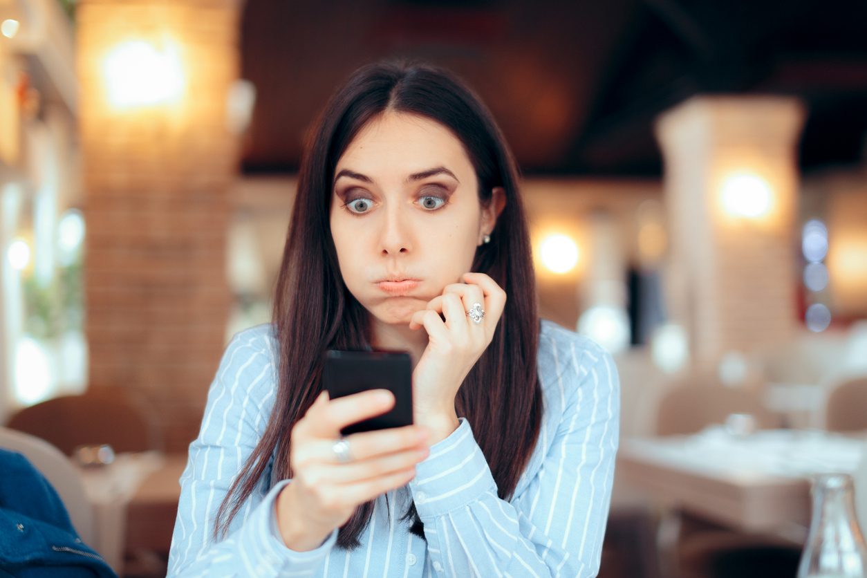 ظاهرة القيام بتصحيح الأخطاء اللغوية للآخرين