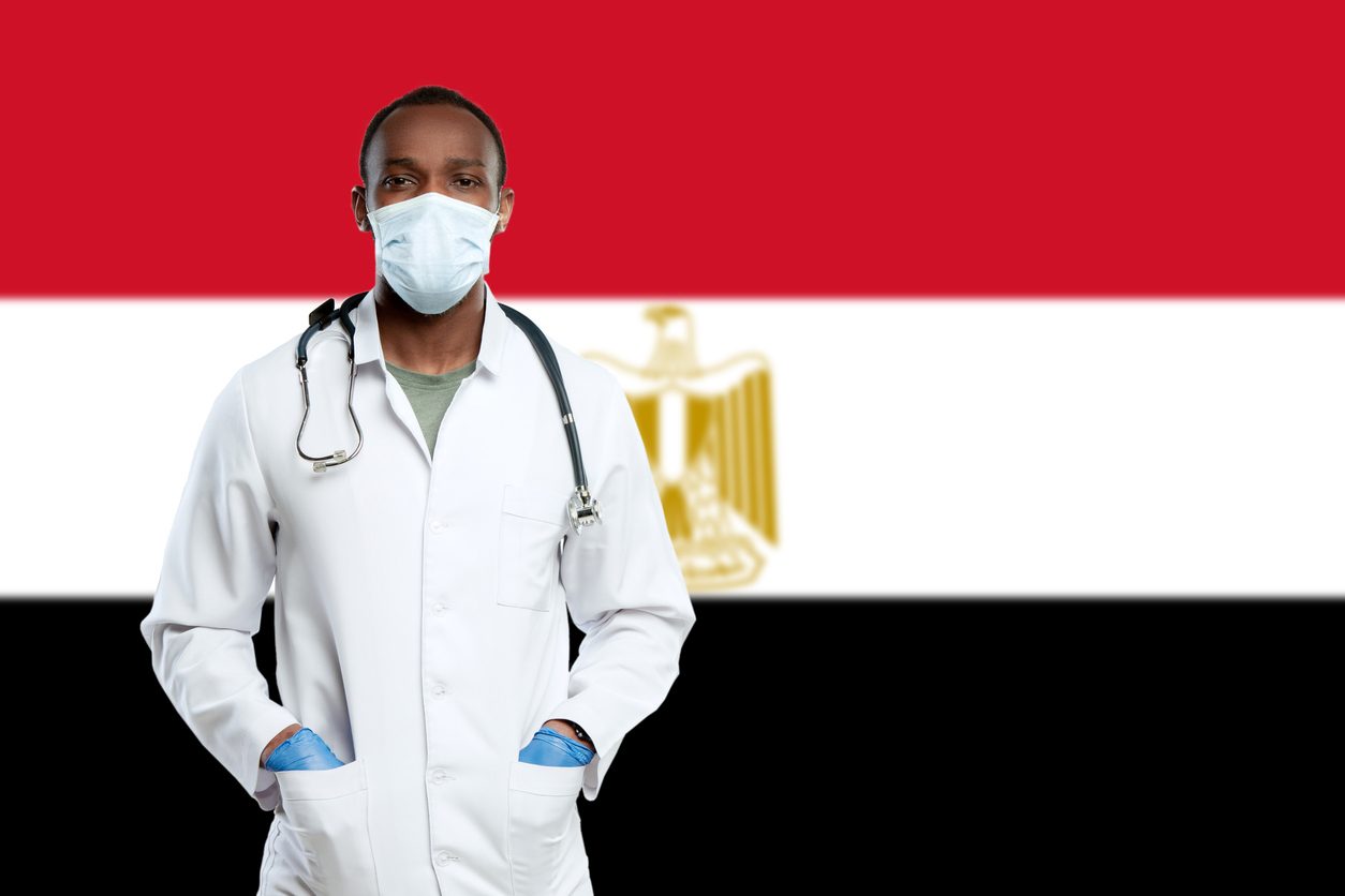 بعد وفاة الإبراشي والهجوم الضاري عليهم.. كيف بات الأطباء “أعداء” النظام المصري؟