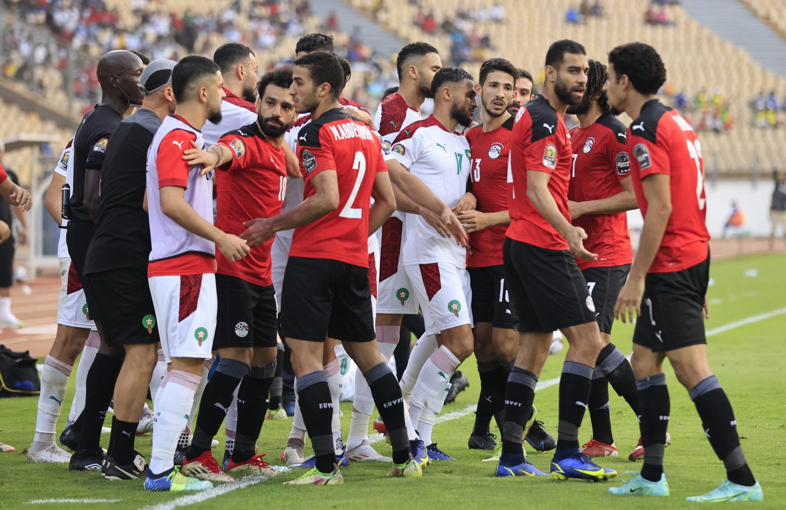 صورة من مباراة مصر والمغرب و بوفال كأس إفريقيا