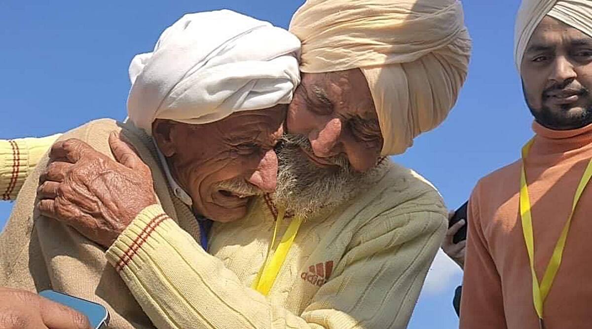 شقيقان يلتقيان لأول مرة منذ 74 عاماً.. تقسيم الهند فرّق بينهما، وهكذا التأم شملهما (فيديو)