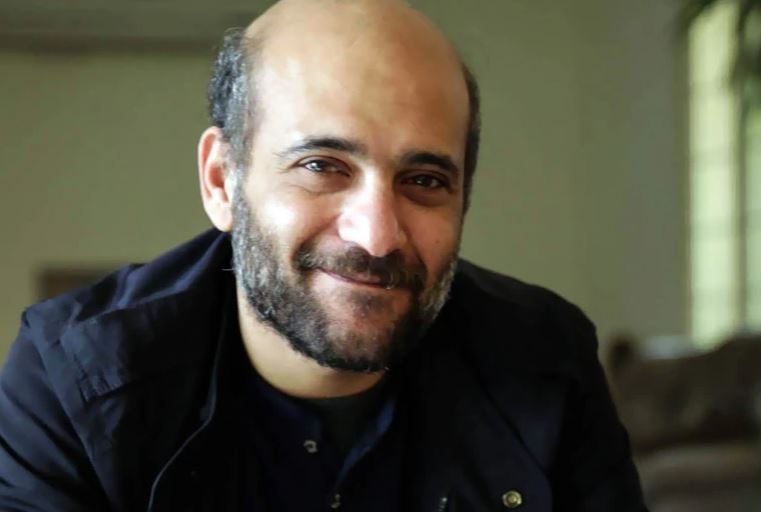 السلطات المصرية تفرج عن الناشط البارز رامي شعث.. وحديث عن تدخُّل ماكرون لإحضاره إلى فرنسا