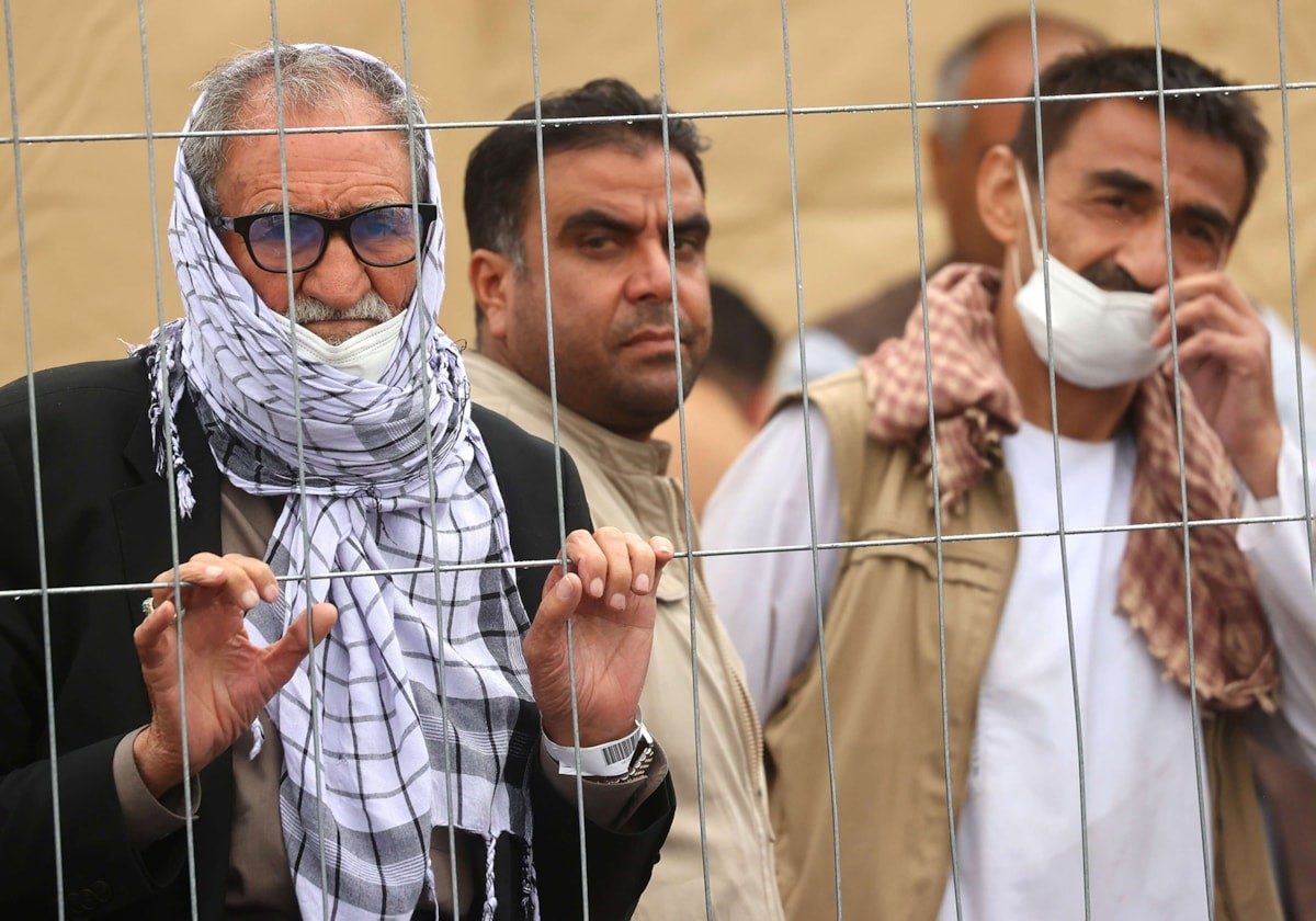 “محرومون من دخول الولايات المتحدة”.. الجيش الأمريكي يحتجز لاجئين أفغان في كوسوفو ويتذرع بأسباب امنية