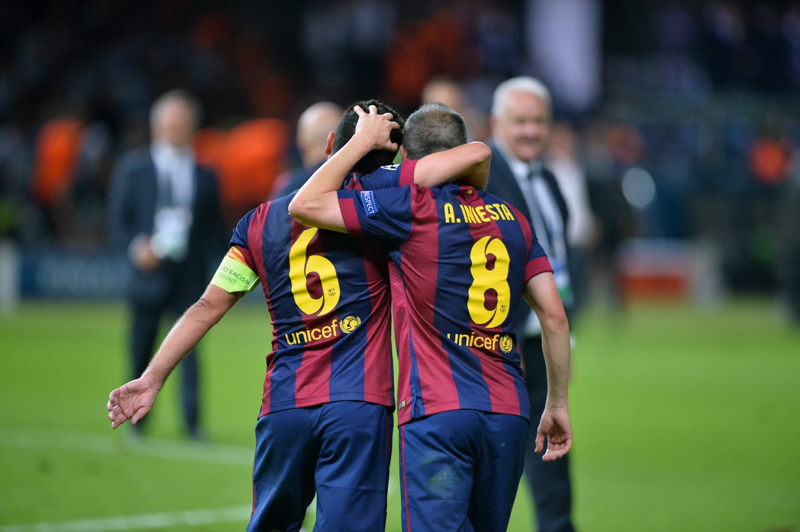 إنييستا وتشافي في برشلونة 2015/ رويترز