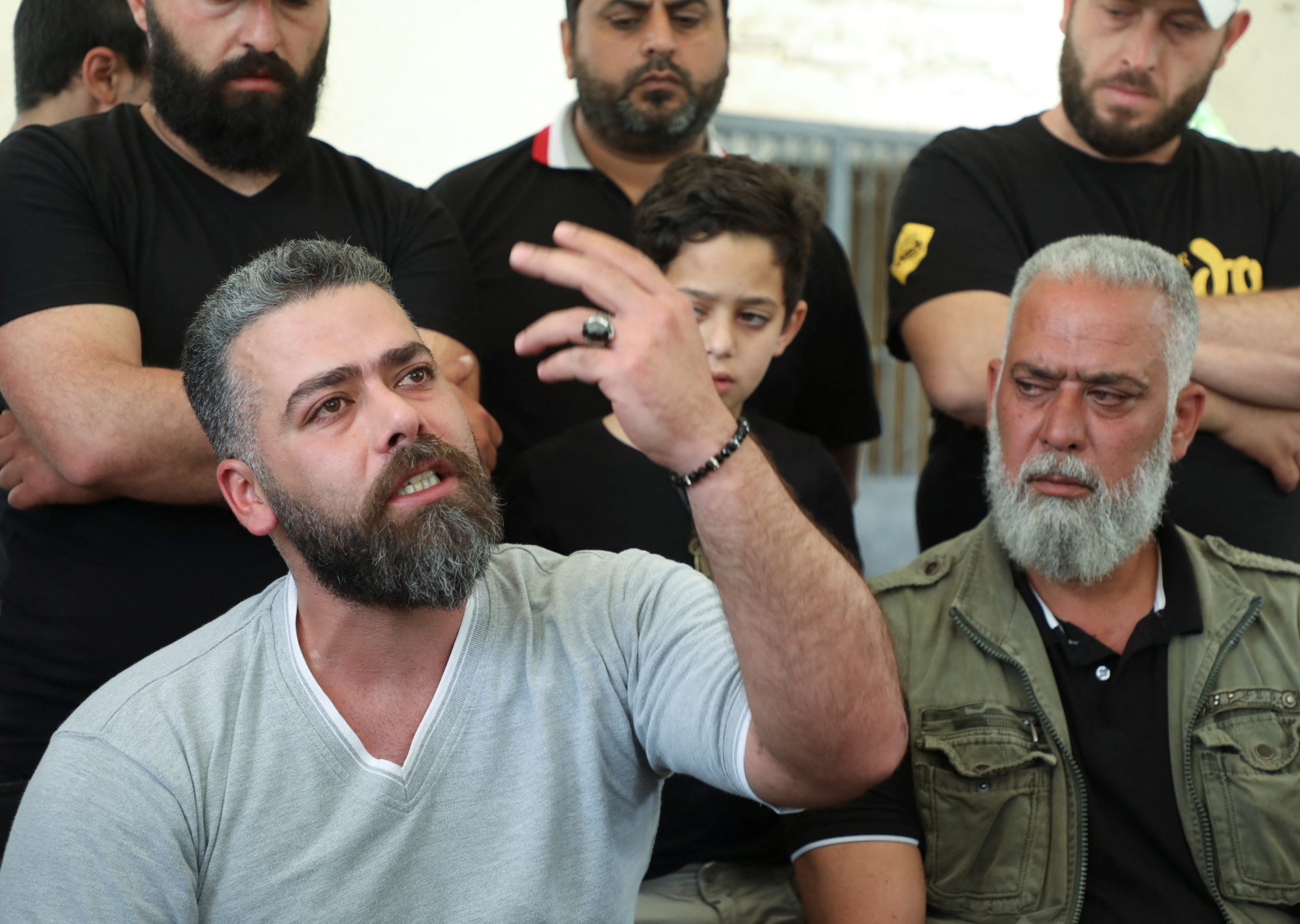 لبنان يشيّع عدداً من ضحايا السفينة الغارقة.. العشرات لا يزالون مفقودين والحكومة تعقد جلسة استثنائية