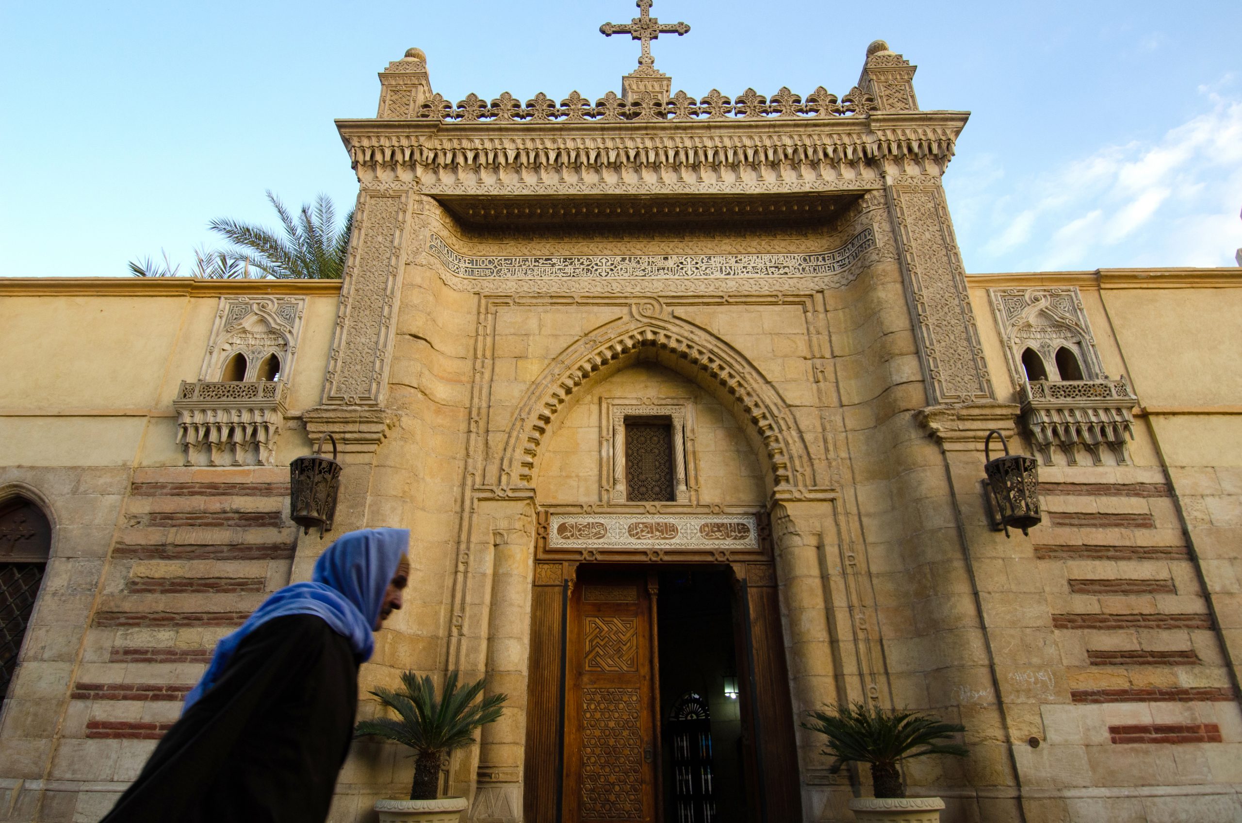 الكنيسة القبطية المعلقة في القاهرة